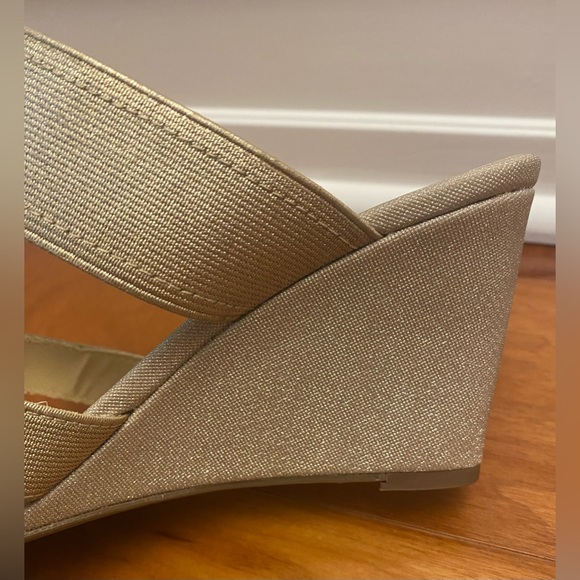IMPO glittery champagne wedge sandals size 5.5 - Picture 3 of 5